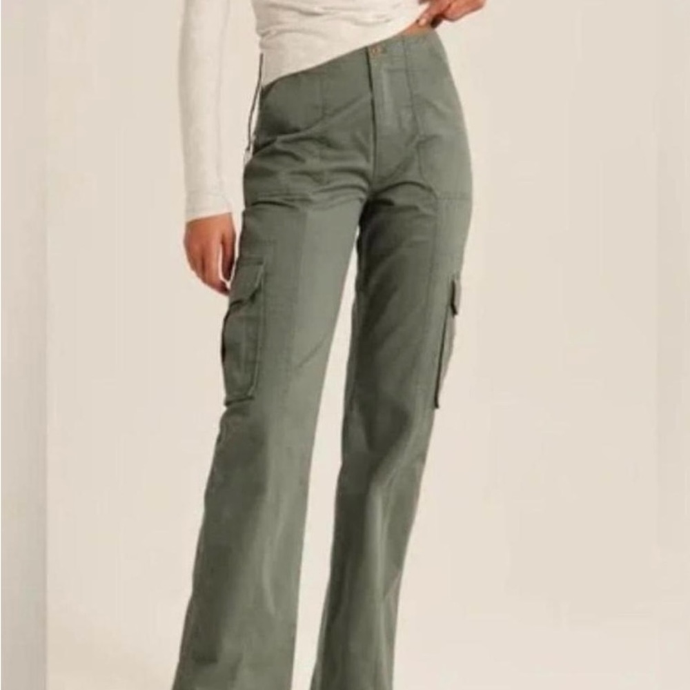 Women’s green Abercrombie pants
